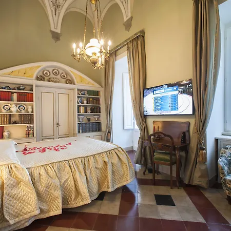 Residenza D'epoca Palazzo Borghesi 住宿加早餐酒店 4*