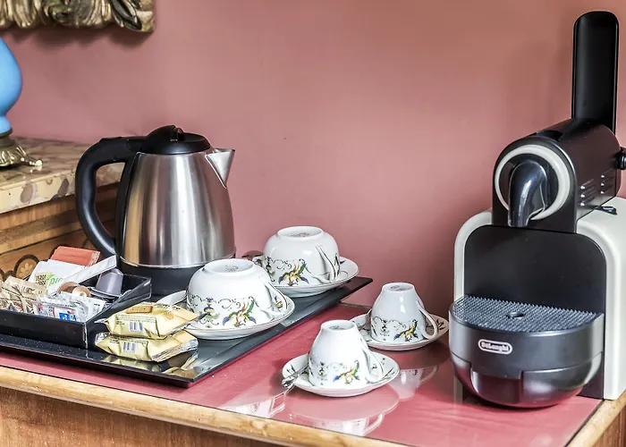 Residenza D'epoca Palazzo Borghesi 4*