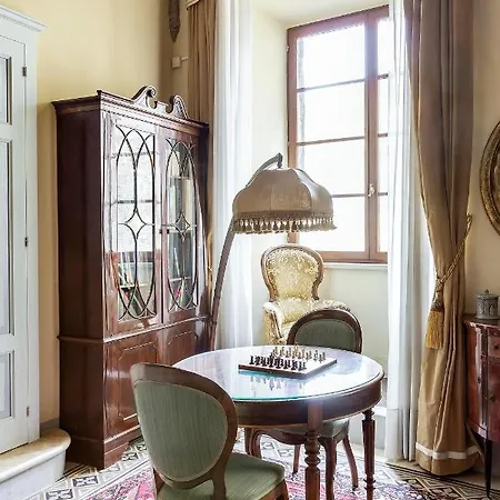 Residenza D'epoca Palazzo Borghesi Готель типу 