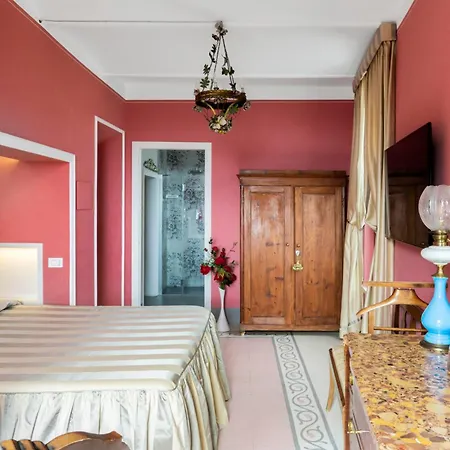 Residenza D'epoca Palazzo Borghesi Готель типу 