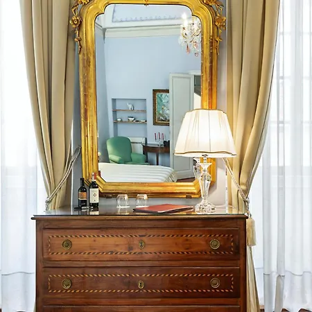 Residenza D'epoca Palazzo Borghesi Готель типу 