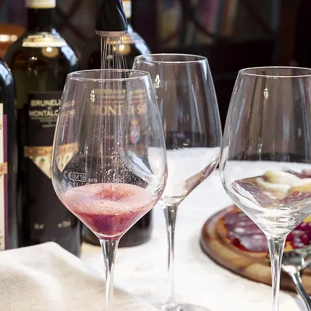 Residenza D'epoca Palazzo Borghesi 4*