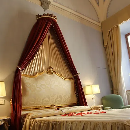 Residenza D'epoca Palazzo Borghesi Сієна