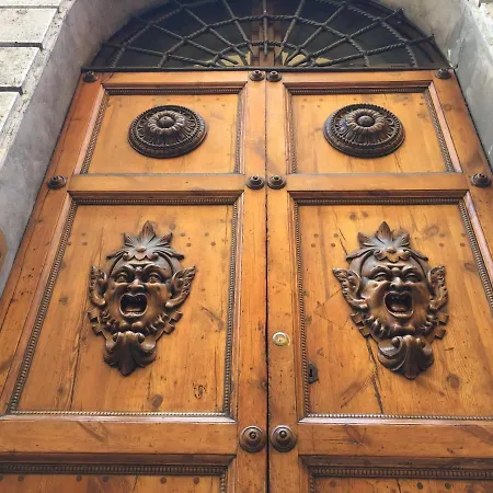 Residenza D'epoca Palazzo Borghesi 2*