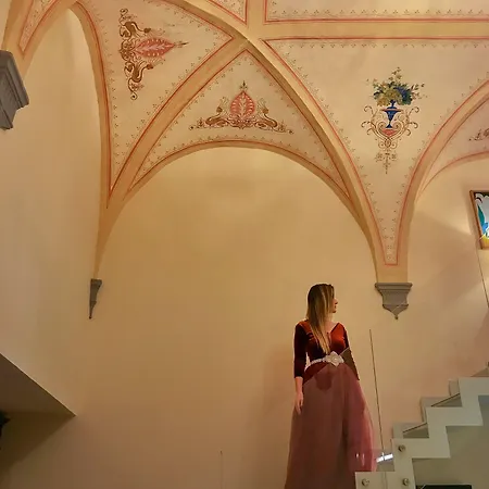 Residenza D'epoca Palazzo Borghesi 4*