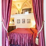 Residenza D'epoca Palazzo Borghesi 4* Siena