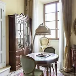 Bed & Breakfast Residenza D'epoca Palazzo Borghesi 4*