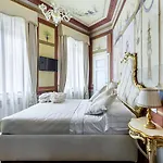 Residenza D'epoca Palazzo Borghesi Bed & Breakfast