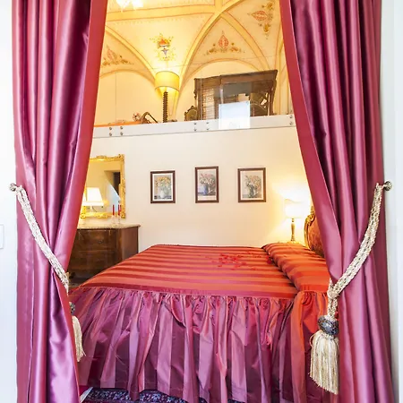Residenza D'epoca Palazzo Borghesi 4* Сієна