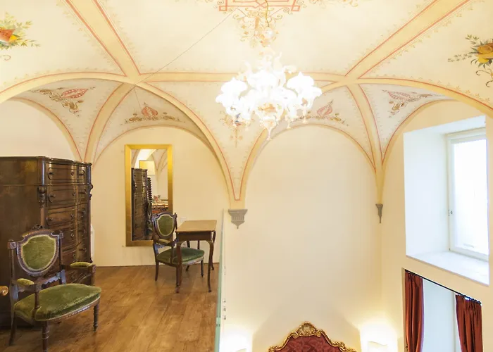 Residenza D'epoca Palazzo Borghesi 4*
